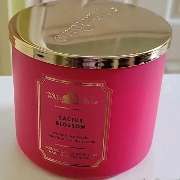 White Barn 14.5oz 3 Wick Candle in Cactus Bloom Scent in a Fuchsia Container NWT - Picture 4 of 8